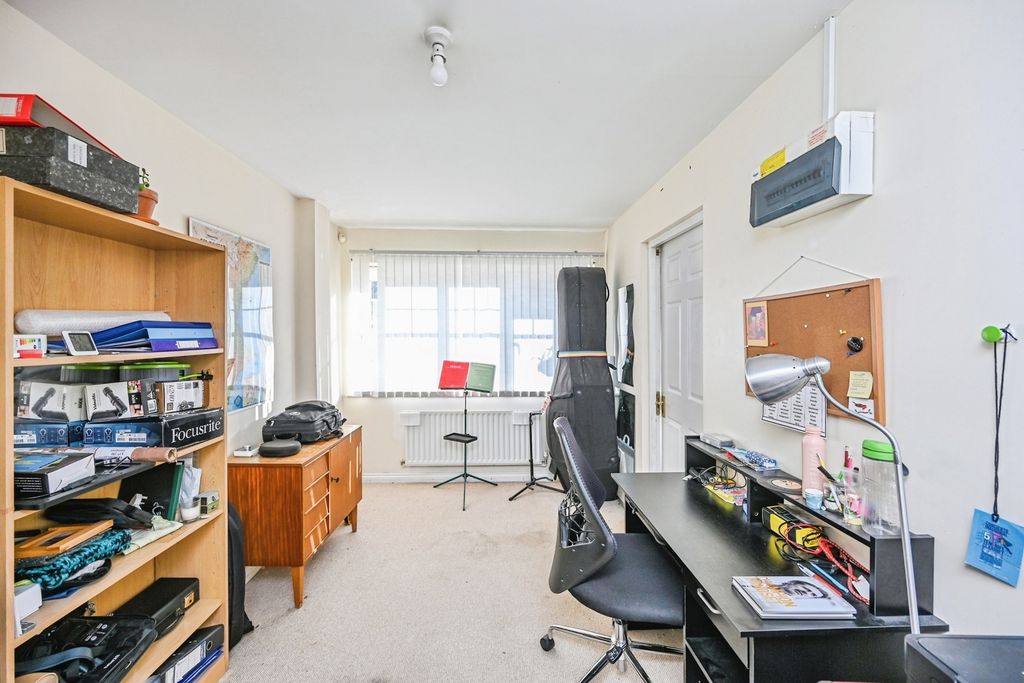 Property photo 3 of 17 Photo