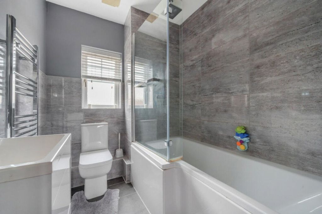 Property photo 3 of 8 Bathroom