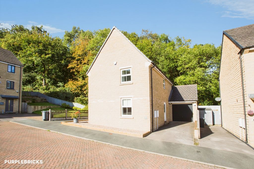 Property photo 3 of 31