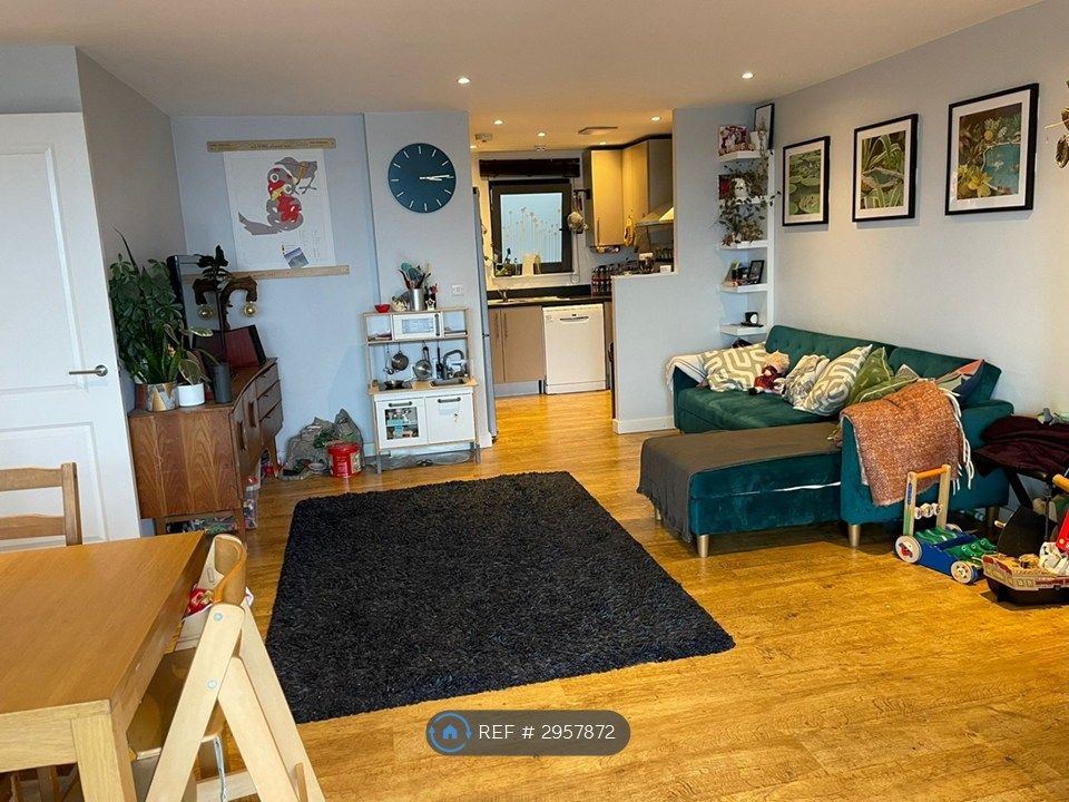 Property photo 1 of 15 Lounge
