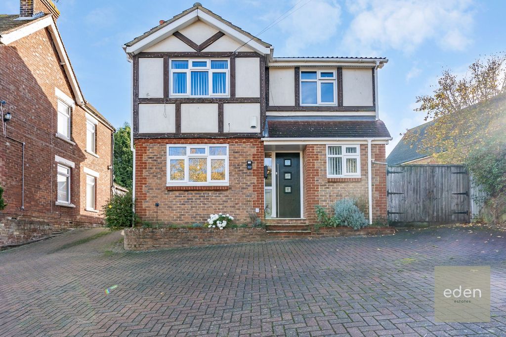 Property photo 1 of 28