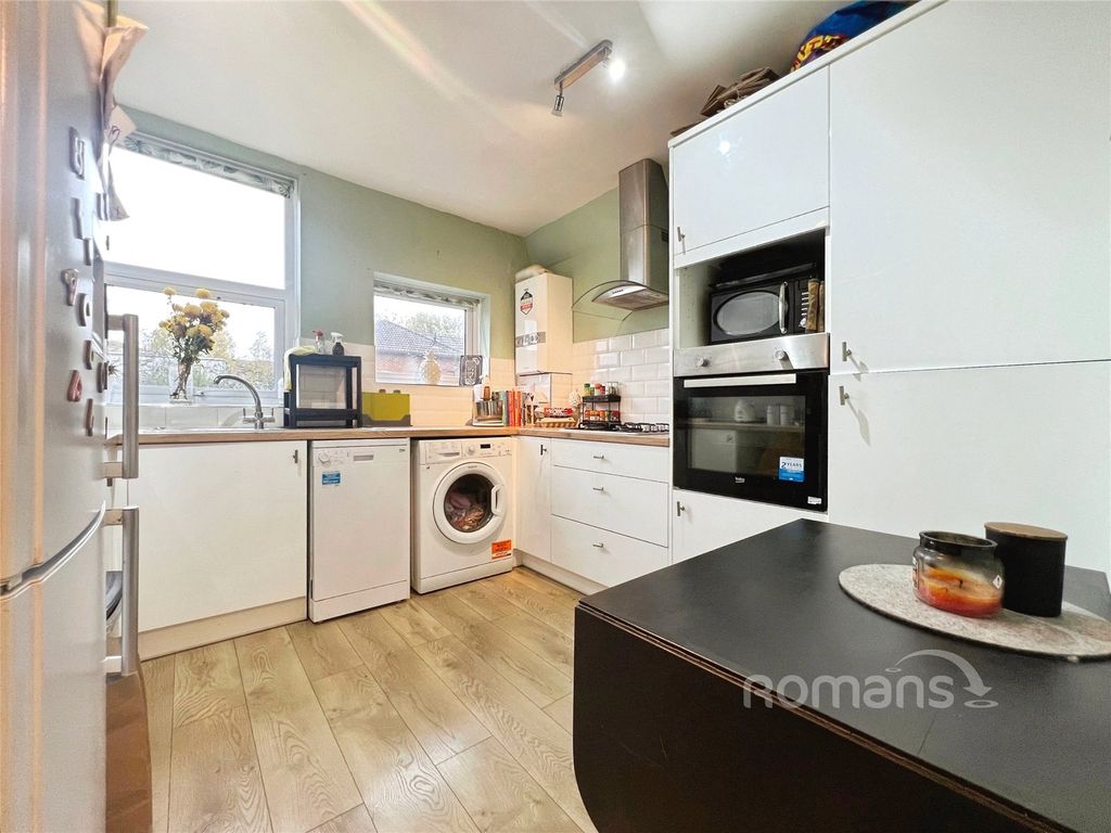 Property photo 3 of 17 Picture No. 13