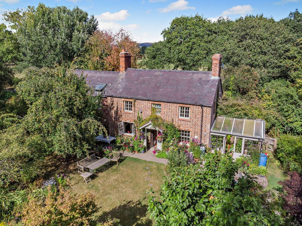 Property photo 1 of 31 Picture No. 12