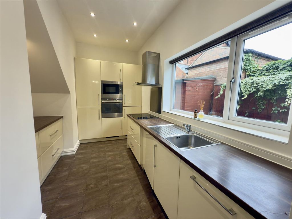 Property photo 3 of 15 Kitchen/Dining Room