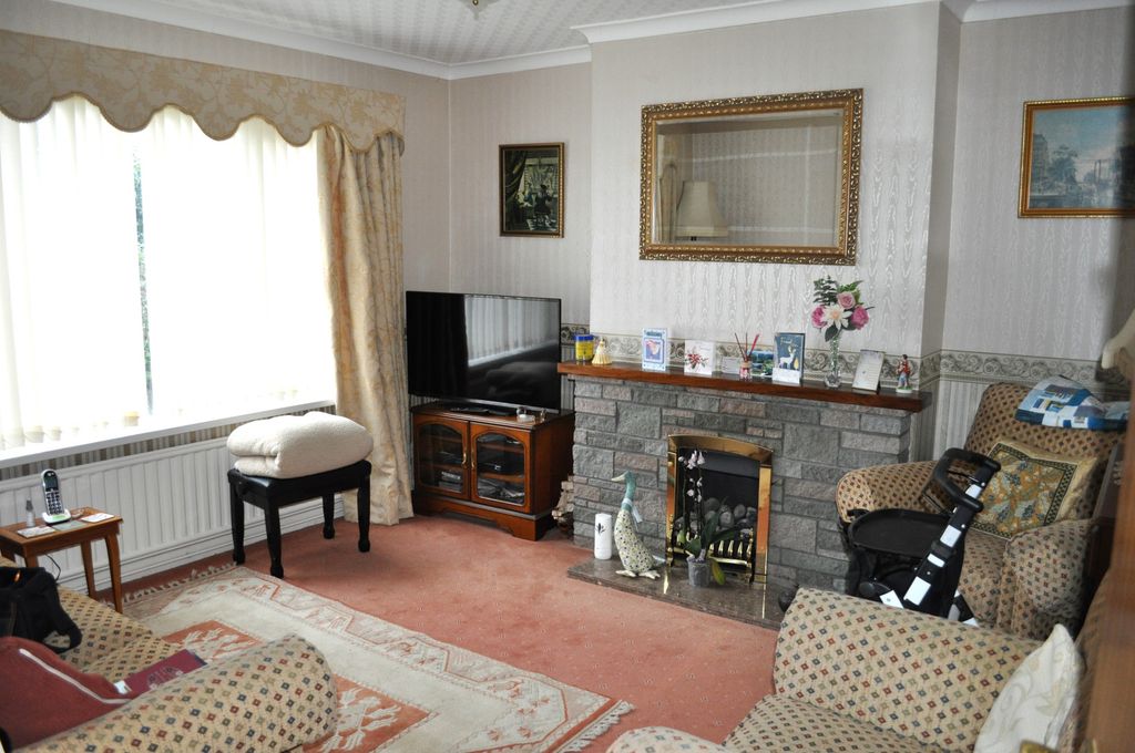 Property photo 2 of 12 Image 2