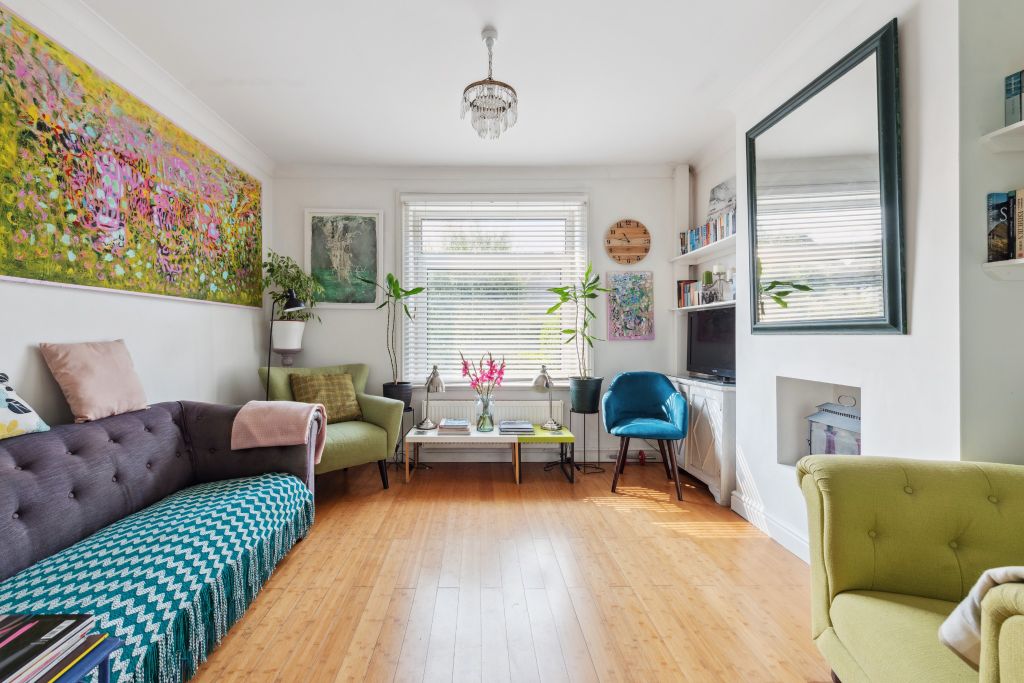 Property photo 2 of 17