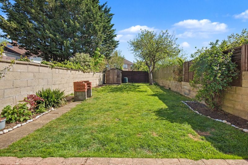 Property photo 3 of 17 Garden
