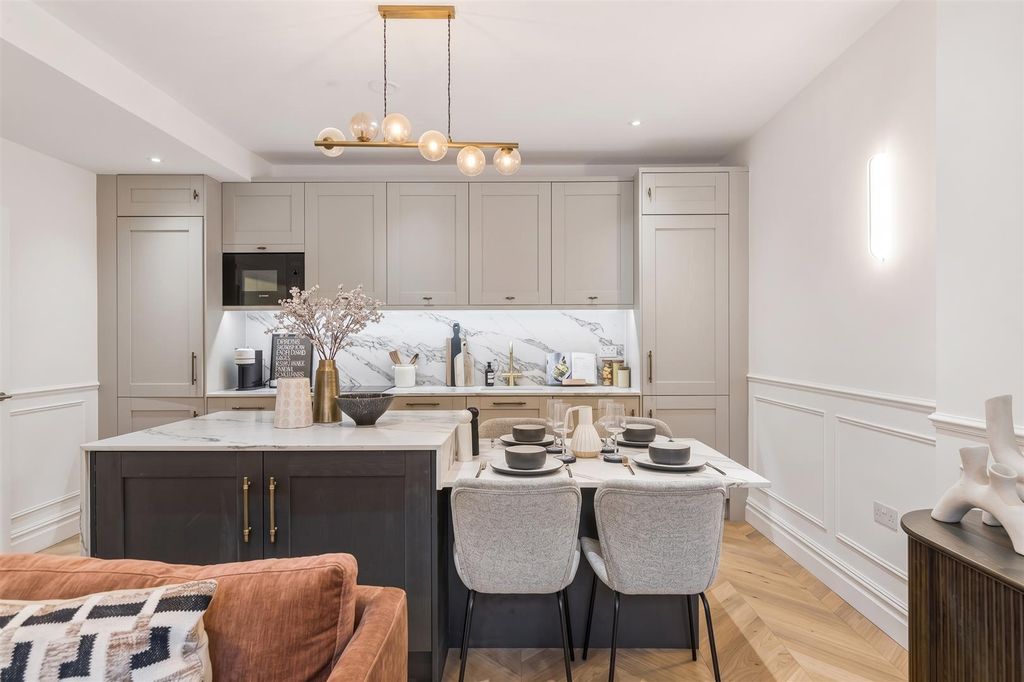 Nevern Square SW5 photo 5