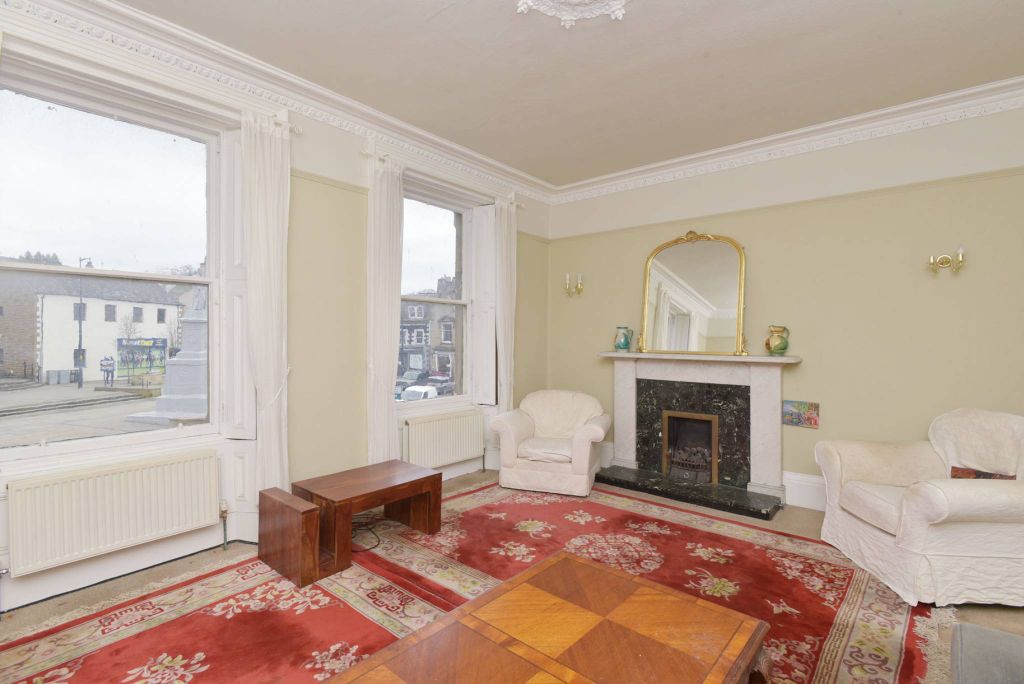 Property photo 2 of 23