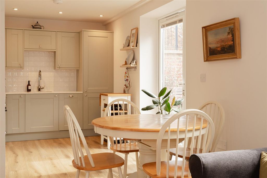 Property photo 3 of 13 4.Jpg