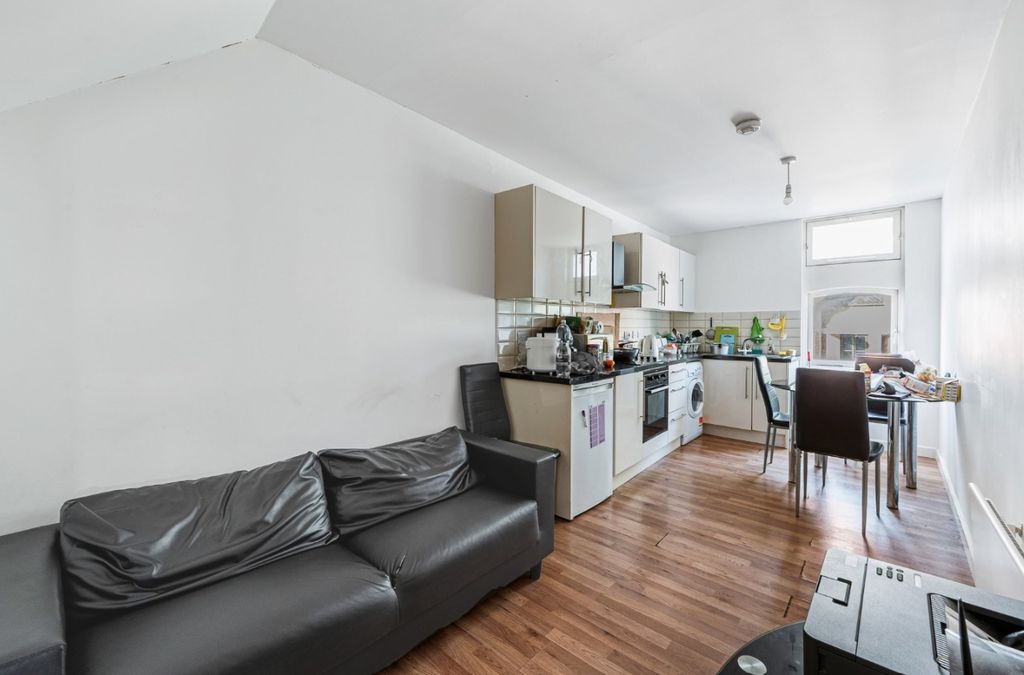Property photo 3 of 5