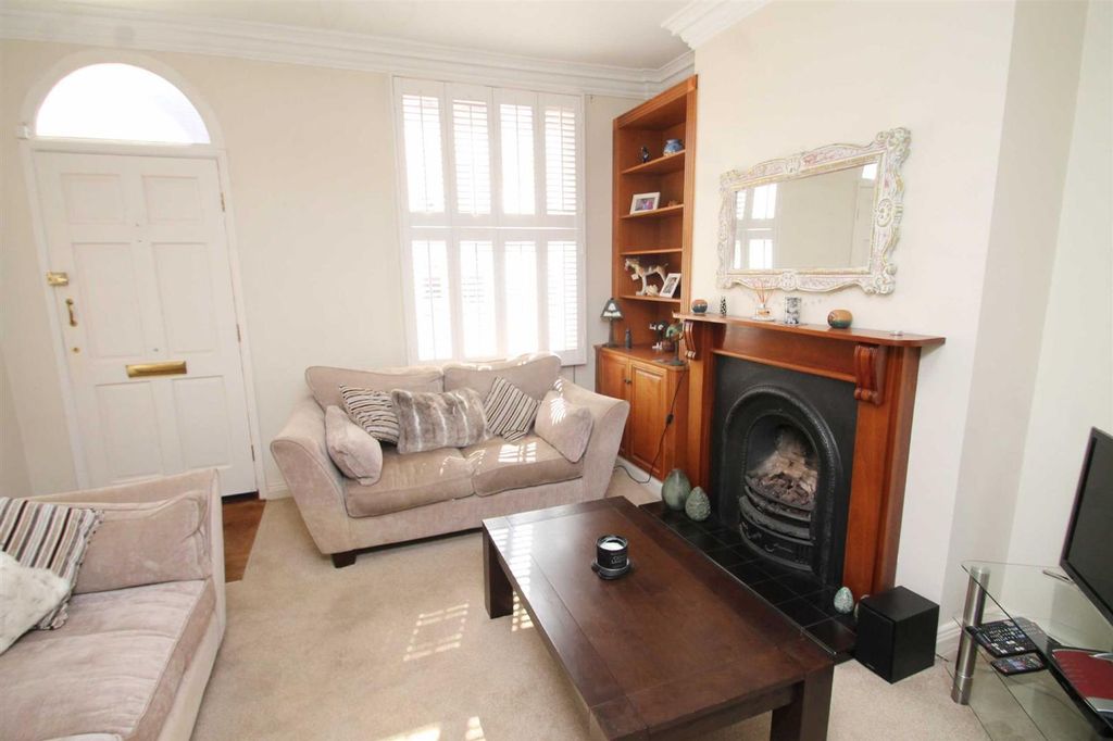 Property photo 2 of 14