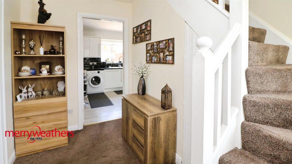 Property photo 2 of 14 Entrance Hallway