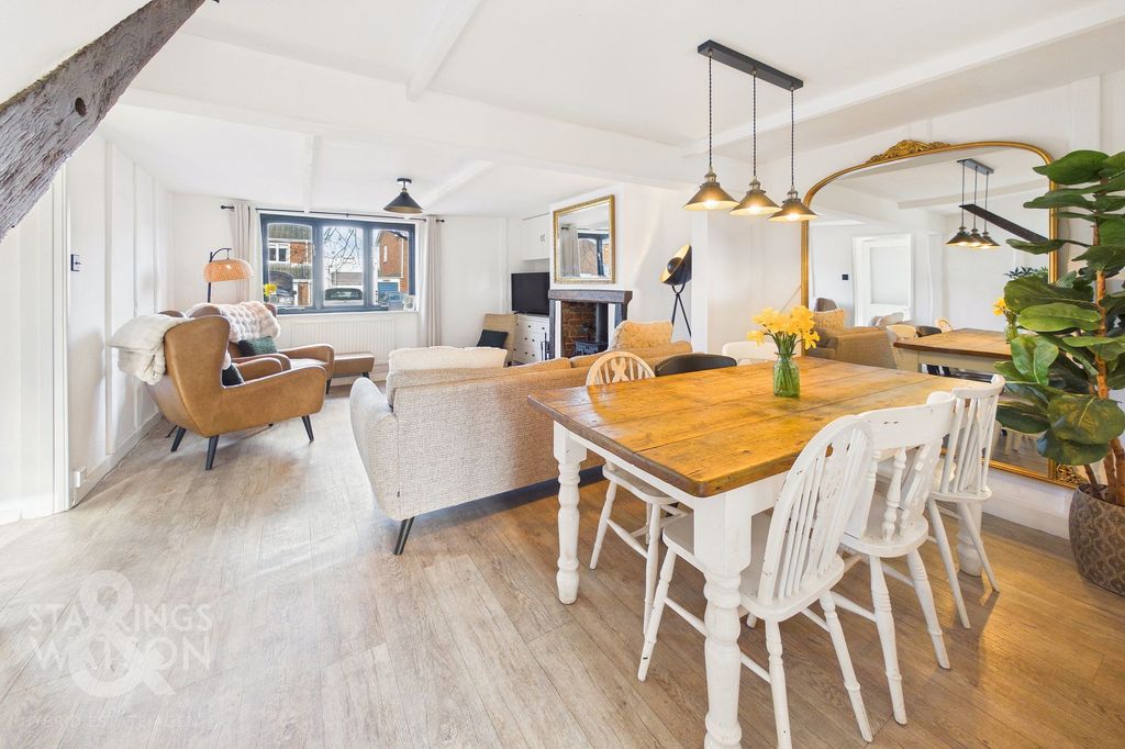 Property photo 2 of 26