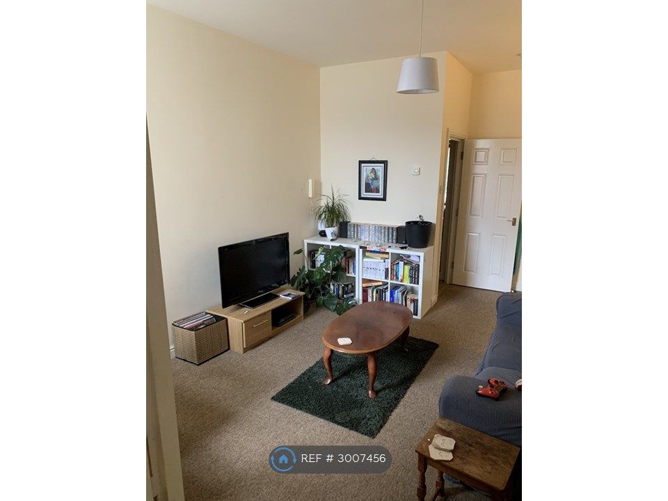 Property photo 2 of 7 Living Area