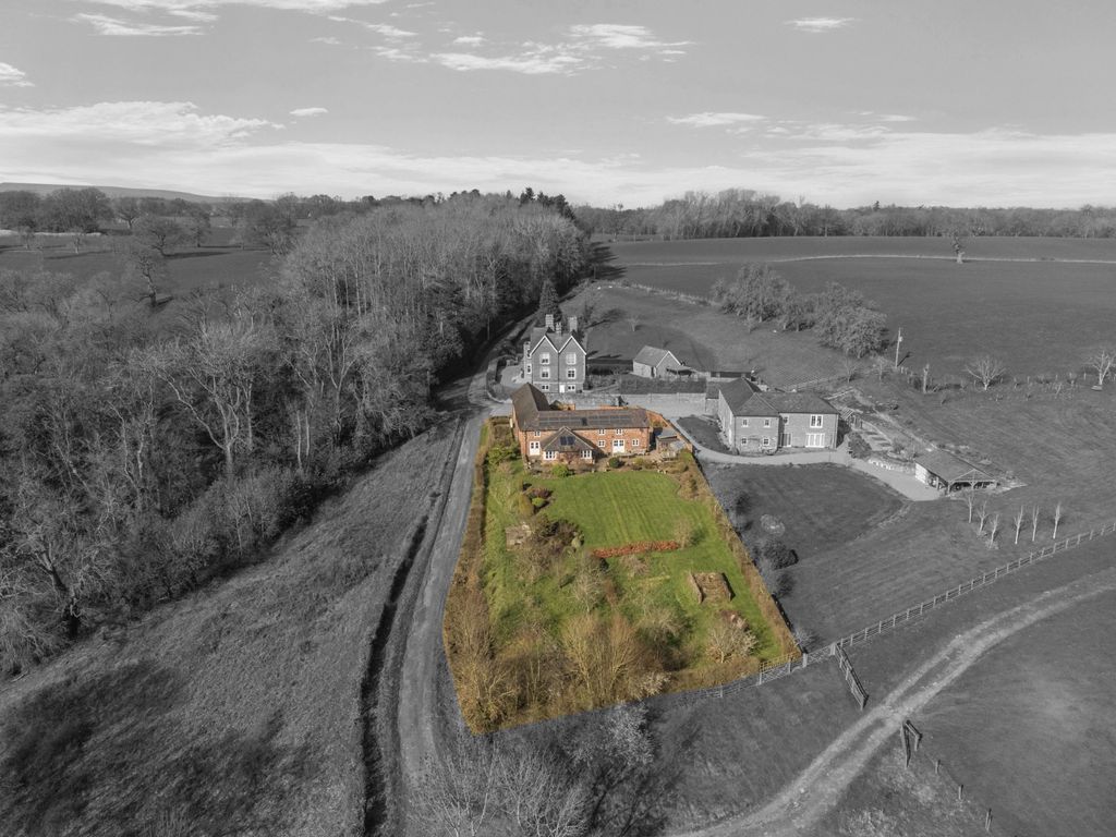 Property photo 3 of 18 Picture No. 23