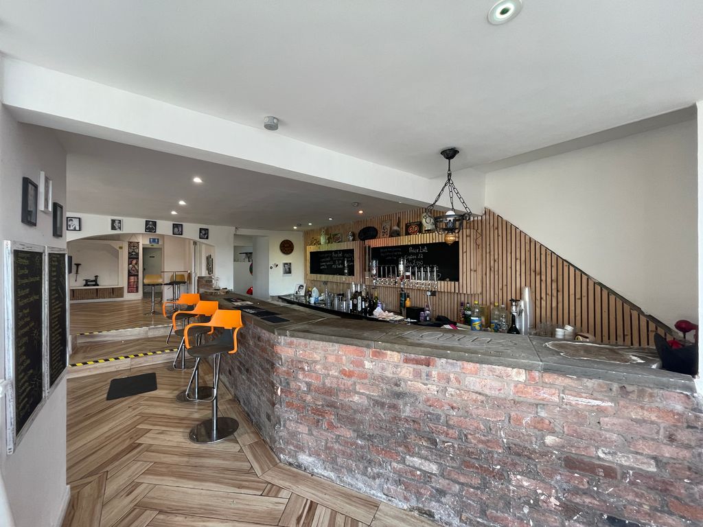 Property photo 3 of 12 Bar
