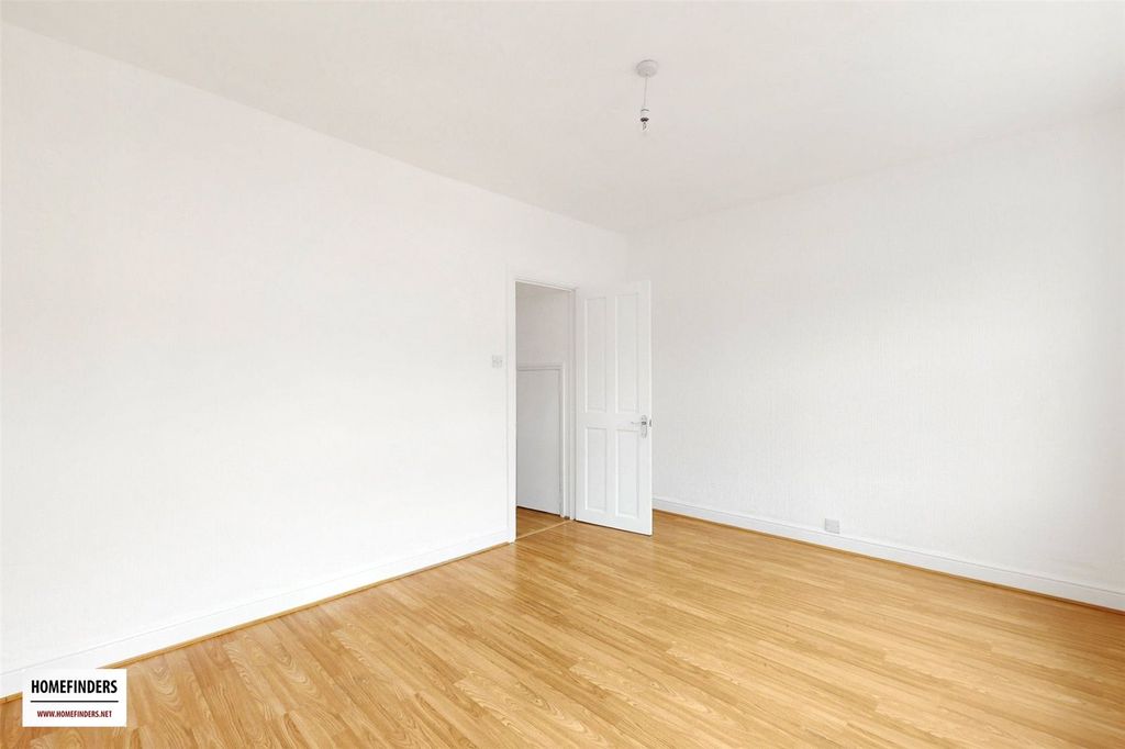 Property photo 3 of 16 Picture No. 03