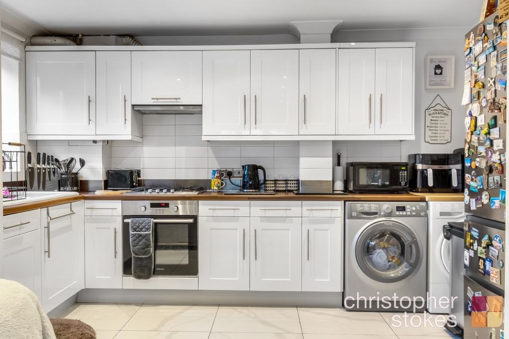 Property photo 3 of 13 4839585