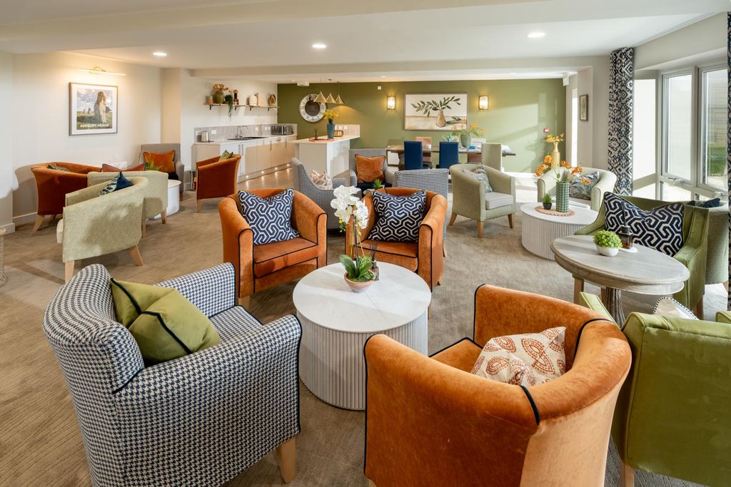 Property photo 1 of 15 Communal Lounge