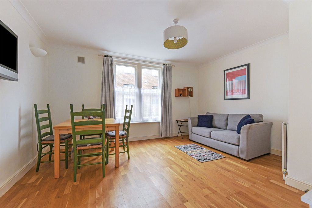 Property photo 2 of 7 Dining/Sitting Room