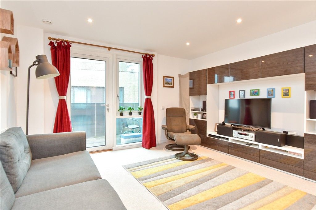 Property photo 3 of 11 Lounge/ Kitchen/ Diner