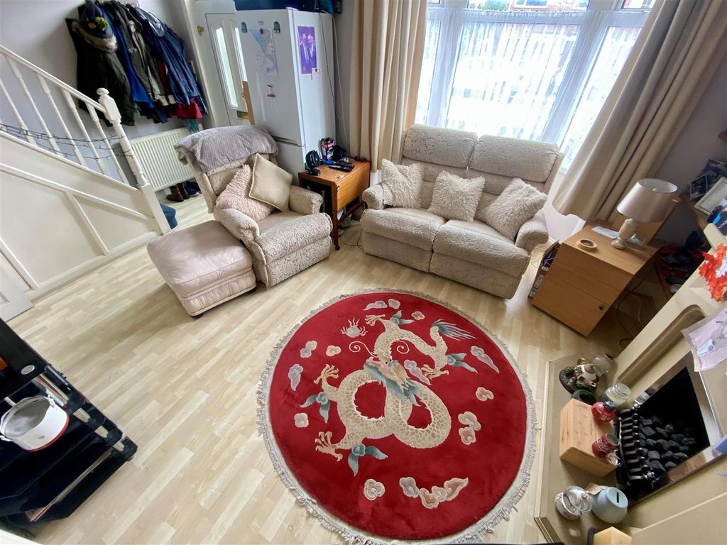 Property photo 2 of 8