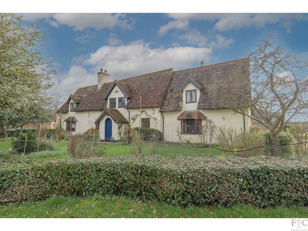 Property photo 2 of 32