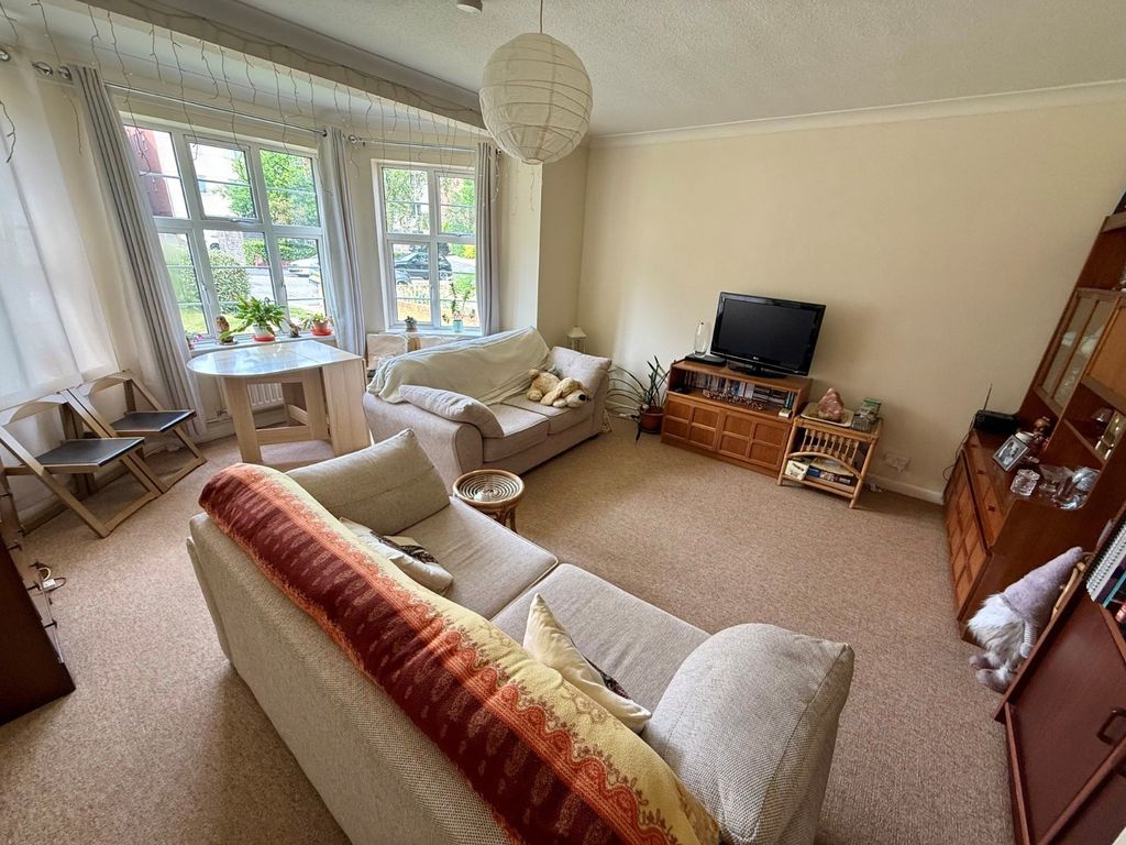 Property photo 3 of 8 Picture No. 17