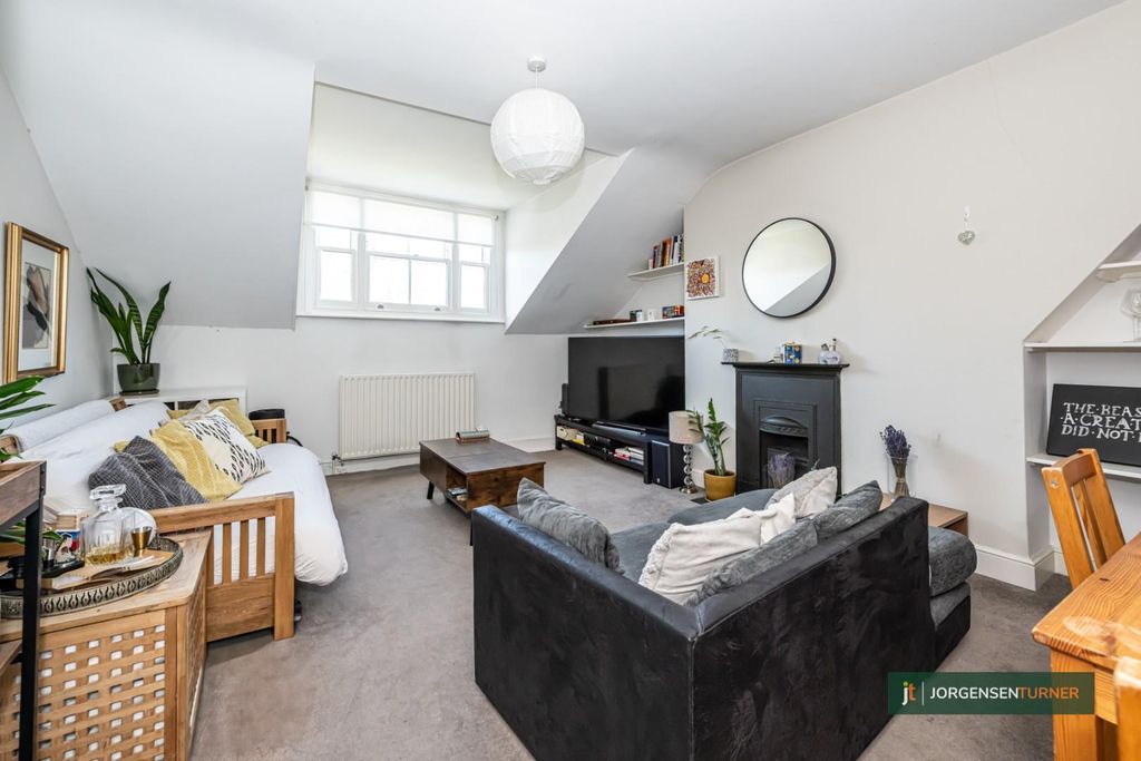 Property photo 1 of 10 Lime Grove 28 Tff-001 Lr - Jt.Jpg