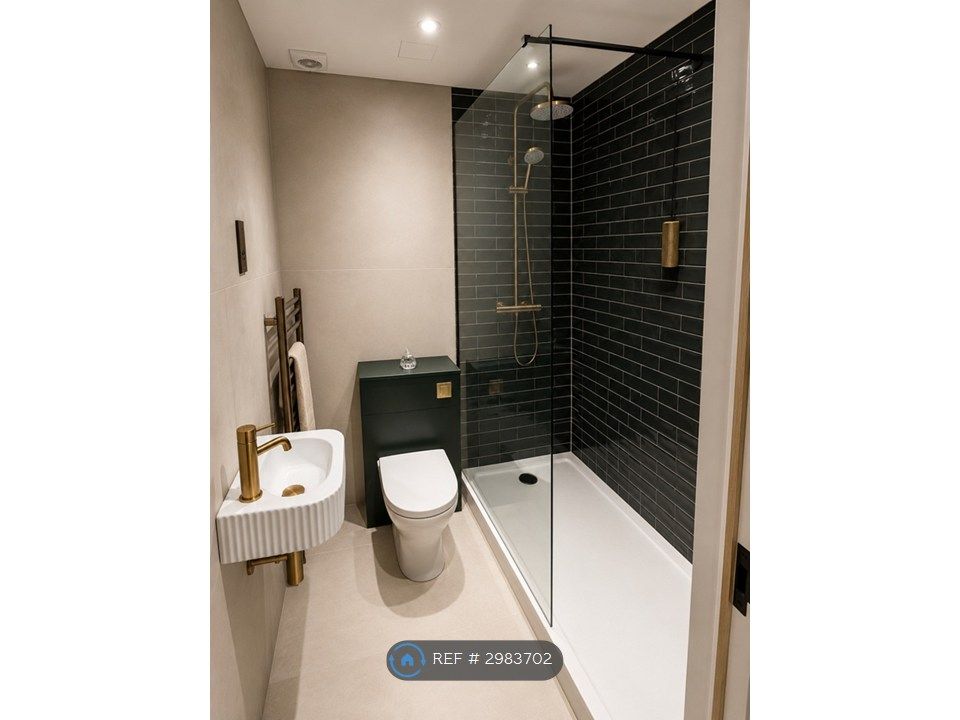 Property photo 1 of 3