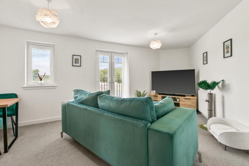 Property photo 2 of 24