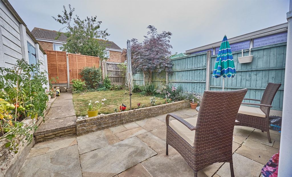 Property photo 2 of 14 5 Squires Green Bb 4.Jpg