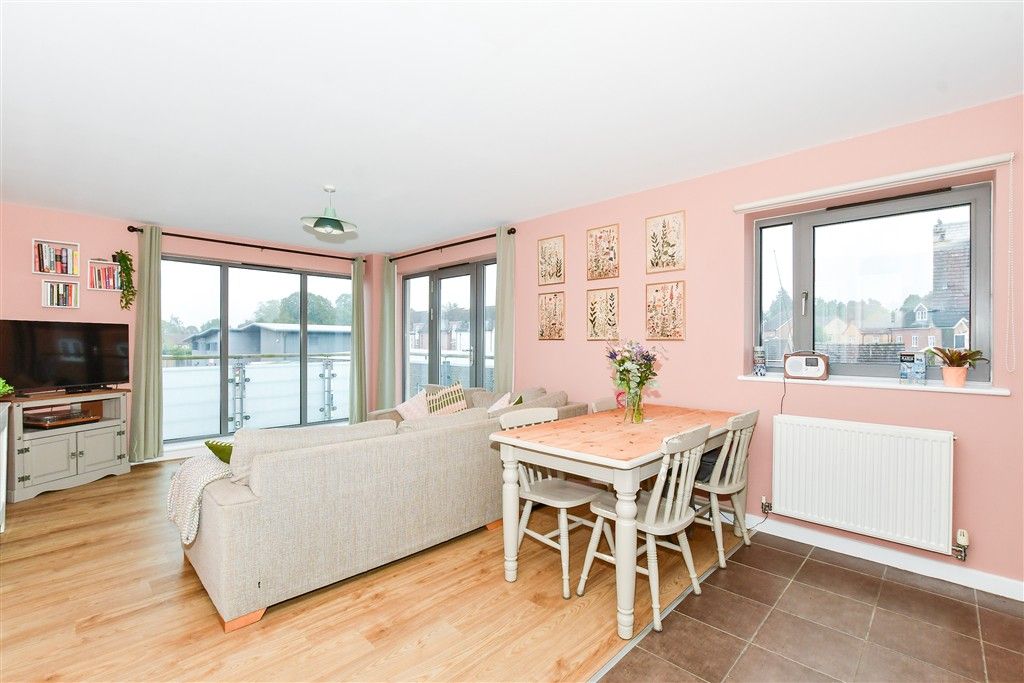 Property photo 3 of 8 Lounge/ Kitchen/ Diner