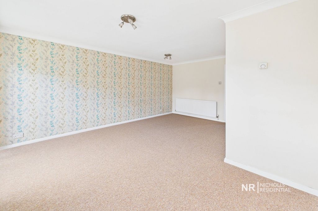 Property photo 3 of 11 Lounge Area