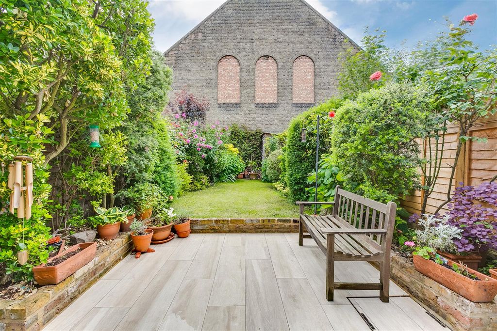 Property photo 3 of 15 For Sale - Quick Road, W4