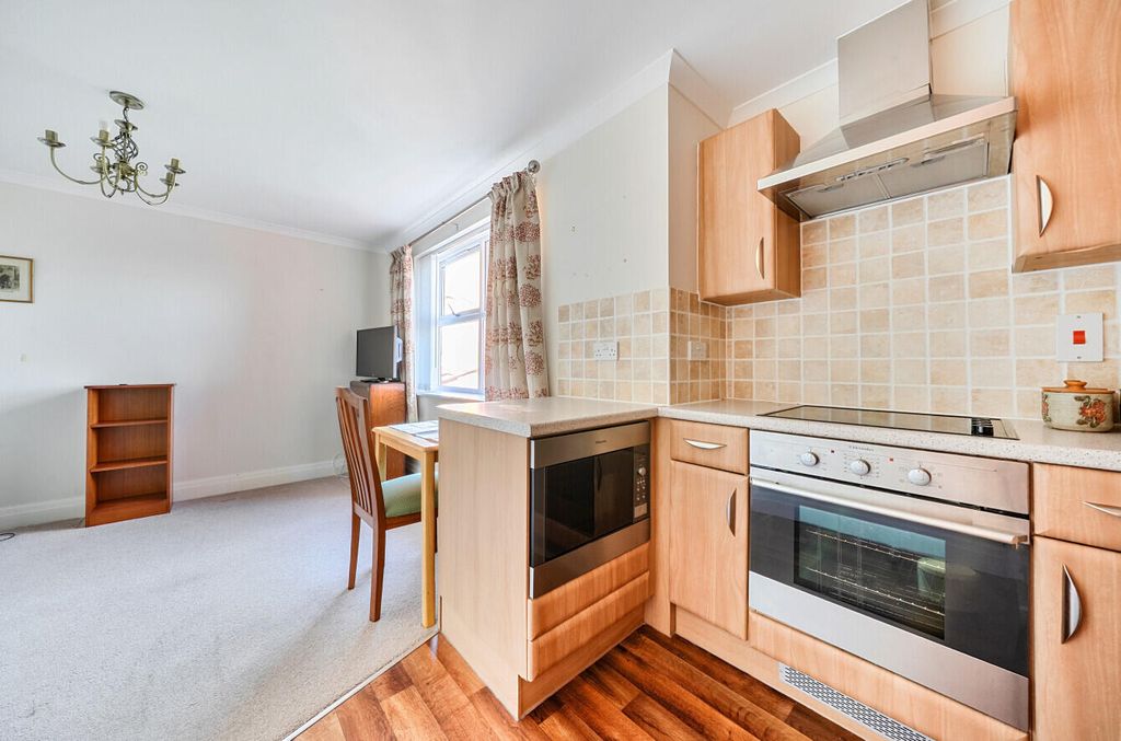 Property photo 2 of 14 Kitchen