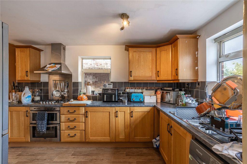 Property photo 2 of 19 Picture No. 22