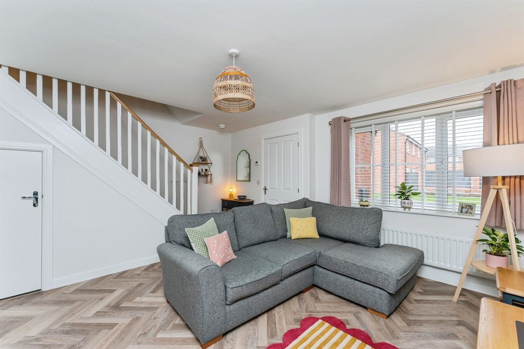 Property photo 3 of 19