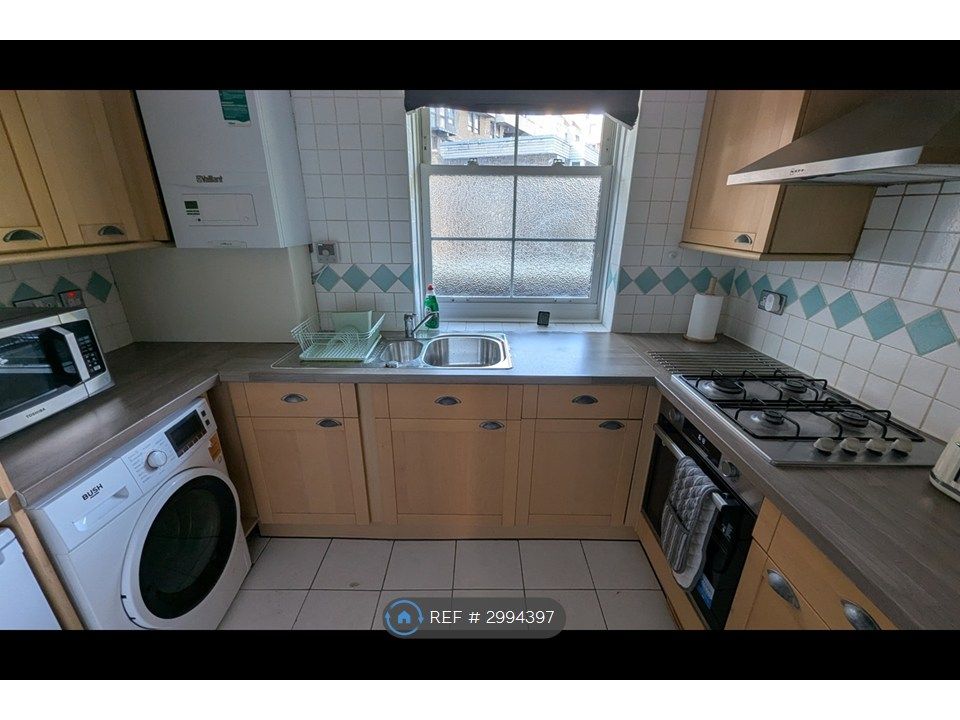 Property photo 2 of 12 Kitchen