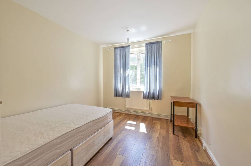 Property photo 3 of 5