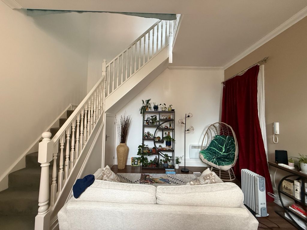 Property photo 3 of 11 Img_8942