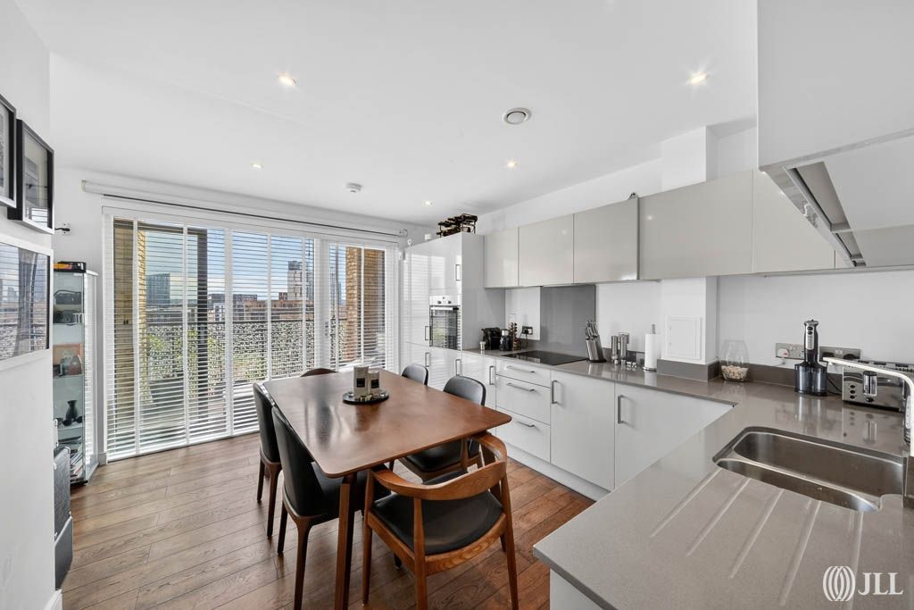 Property photo 3 of 35