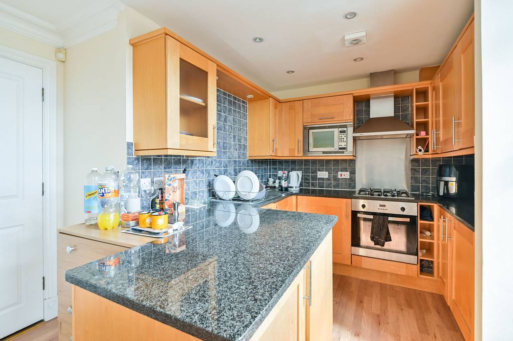 Property photo 3 of 7