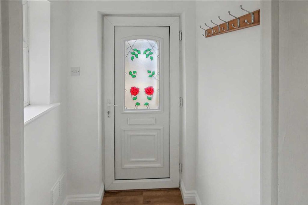 Property photo 2 of 17 Entrance