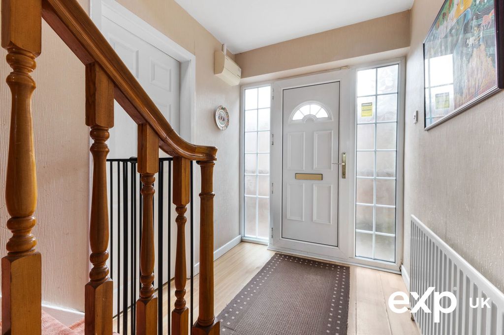 Property photo 3 of 24