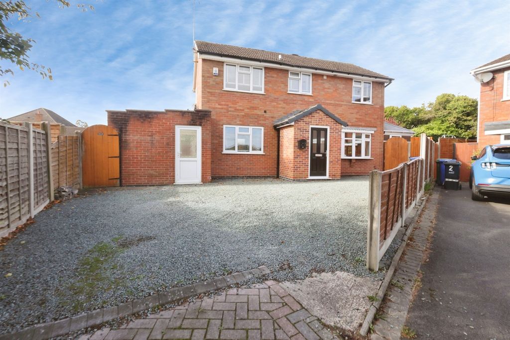 Property photo 2 of 21