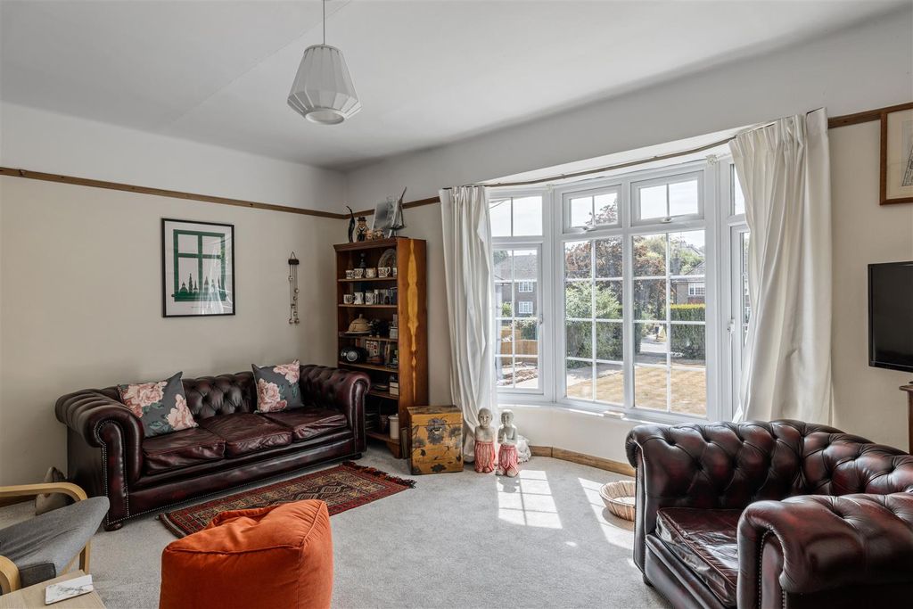 Property photo 3 of 12 7 Greenways-2.Jpg
