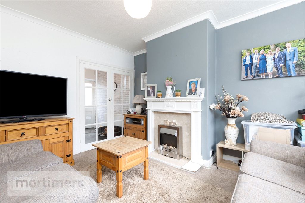 Property photo 2 of 14 Living Room