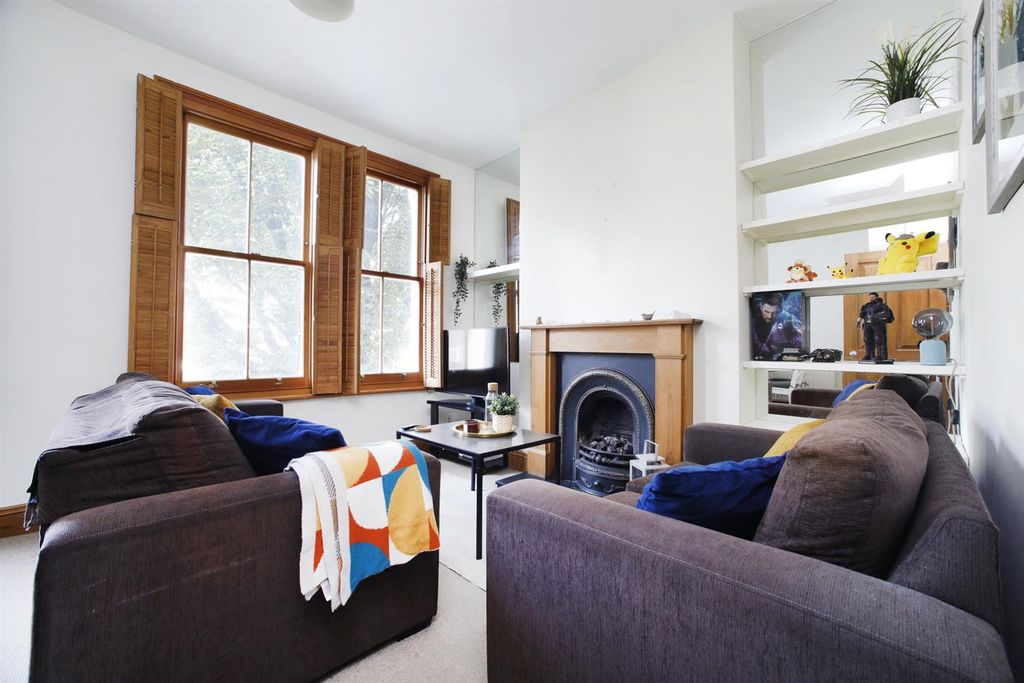 Property photo 2 of 12